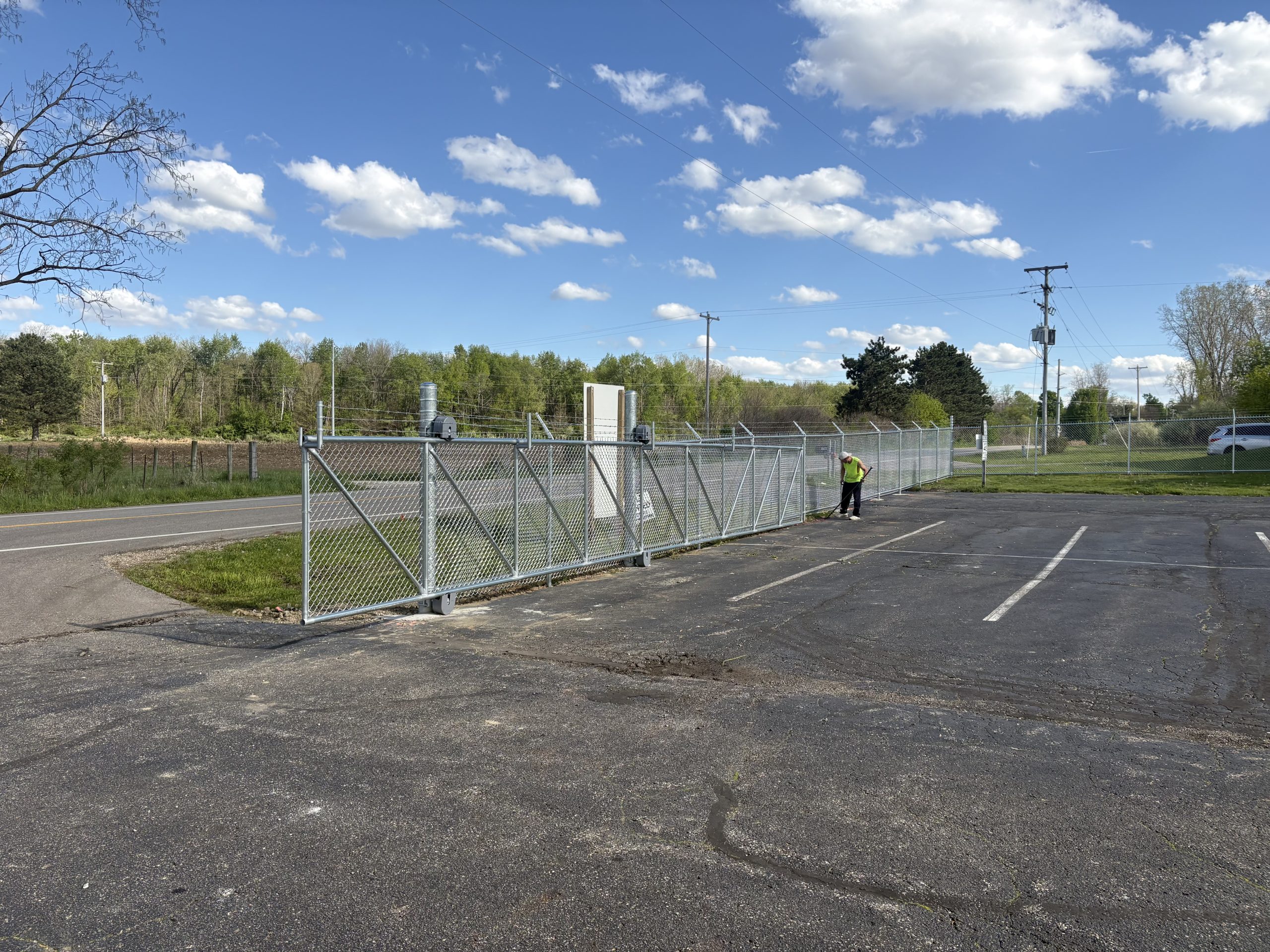 security chain link fence with automatic gate